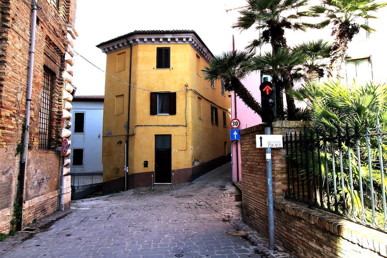 Uno Sguardo Sul Mare - Appartamento Ancona Exterior foto